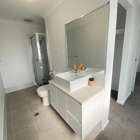 Edmondson Modern 4 Bedroom House Quiet & Convenient Prestons Exterior photo