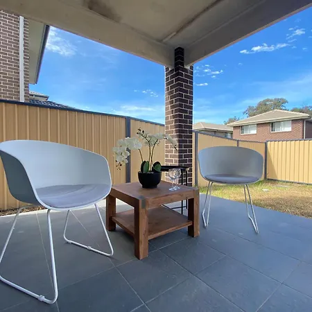 Edmondson Modern 4 Bedroom House Quiet & Convenient Prestons Exterior photo